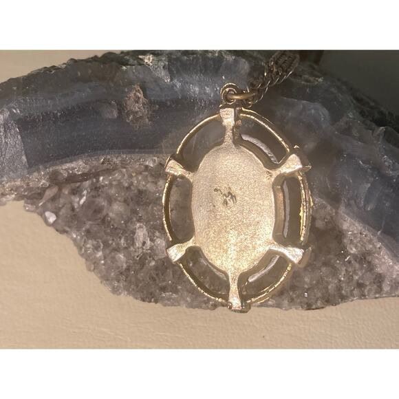 Vintage Cameo Pendant Necklace Rhinestone Costume Jewelry ~ Ladylike & Refined - Picture 4 of 7